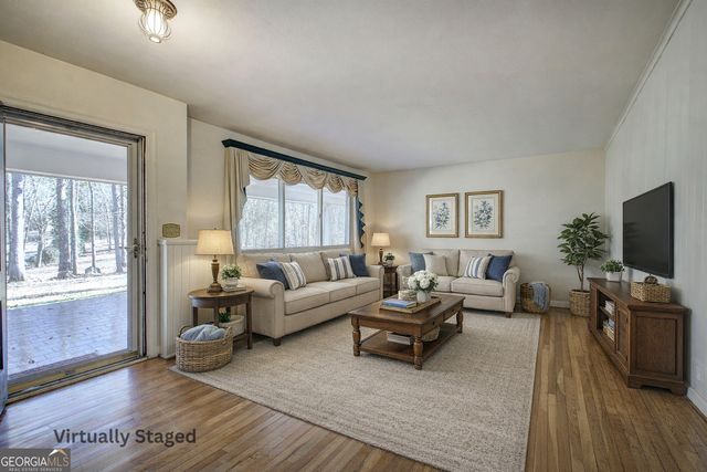 16 Summit Drive SE, Lindale, GA 30147