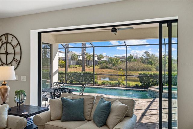 5925 BLUESTAR COURT, Lakewood Ranch, FL 34211