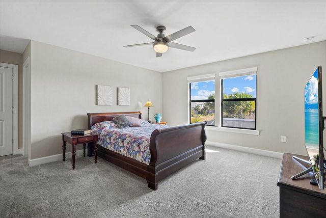 5925 BLUESTAR COURT, Lakewood Ranch, FL 34211