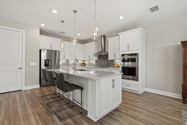 5925 BLUESTAR COURT, Lakewood Ranch, FL 34211