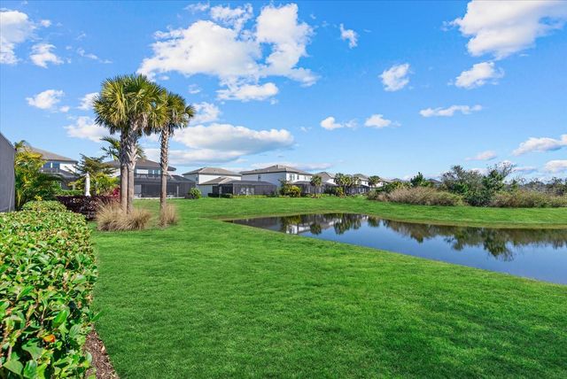 5925 BLUESTAR COURT, Lakewood Ranch, FL 34211