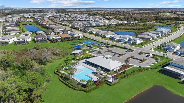 5925 BLUESTAR COURT, Lakewood Ranch, FL 34211