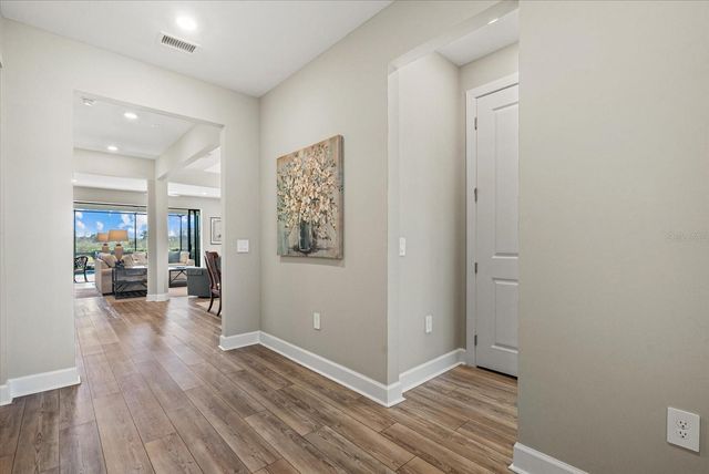 5925 BLUESTAR COURT, Lakewood Ranch, FL 34211