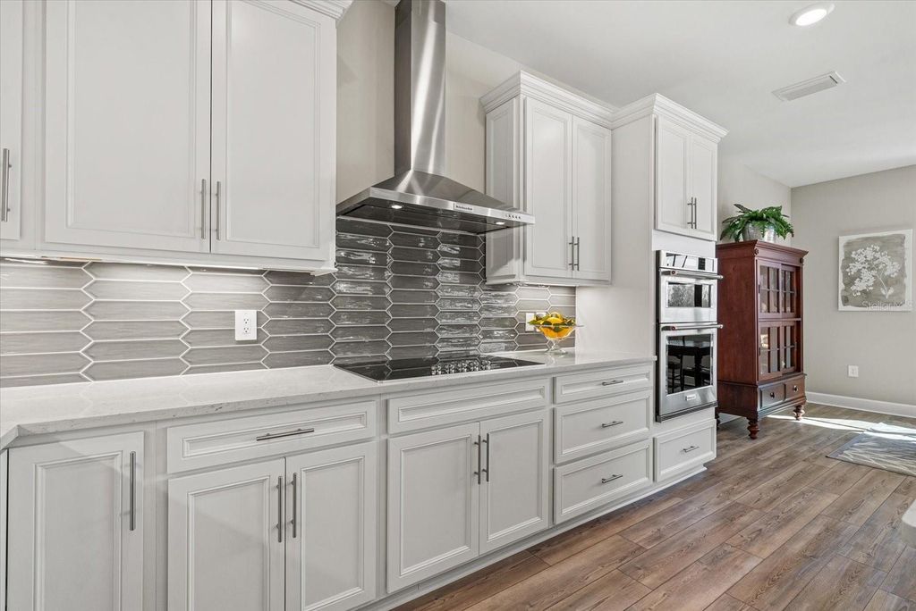 Image 17 of property listing at 5925 BLUESTAR COURT, Lakewood Ranch, FL 34211