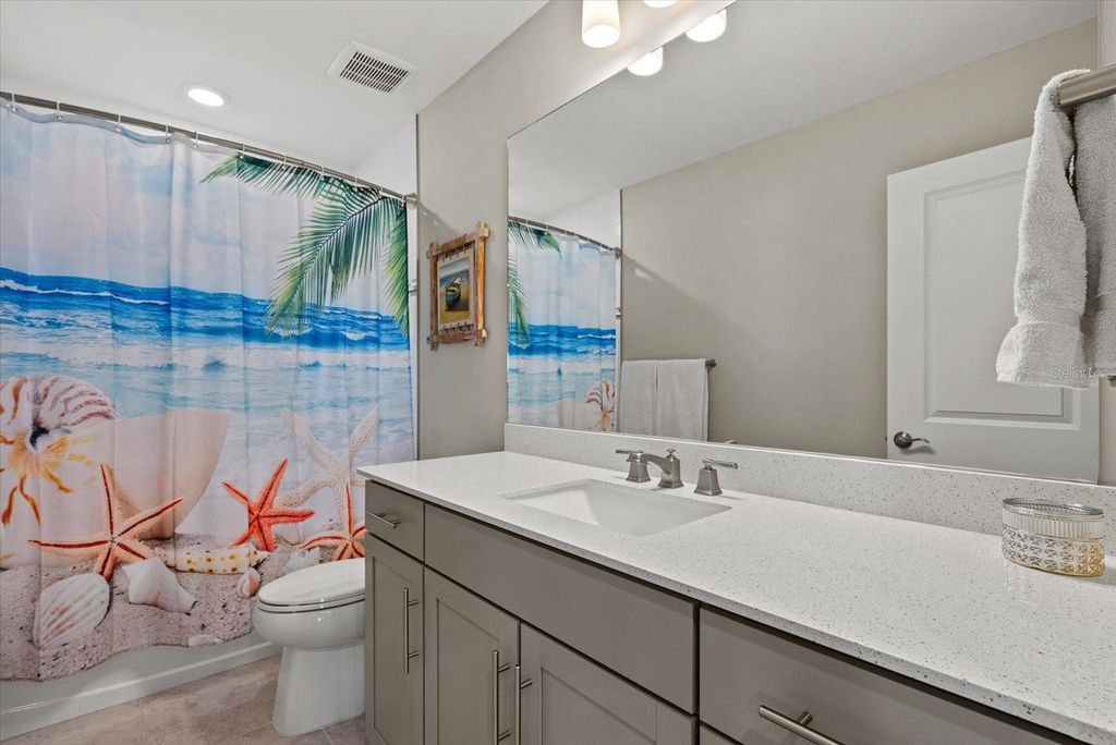 Image 21 of property listing at 5925 BLUESTAR COURT, Lakewood Ranch, FL 34211