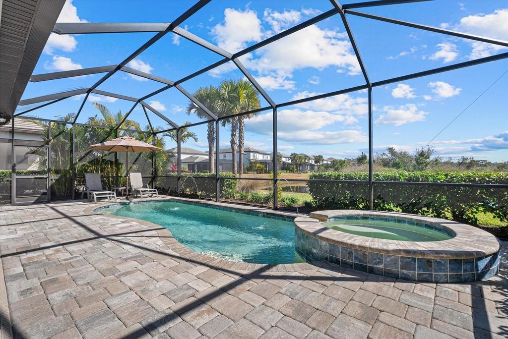 Image 35 of property listing at 5925 BLUESTAR COURT, Lakewood Ranch, FL 34211
