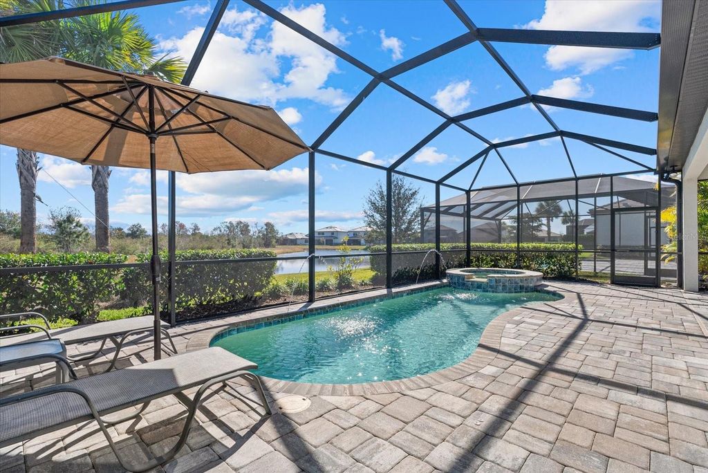 Image 36 of property listing at 5925 BLUESTAR COURT, Lakewood Ranch, FL 34211