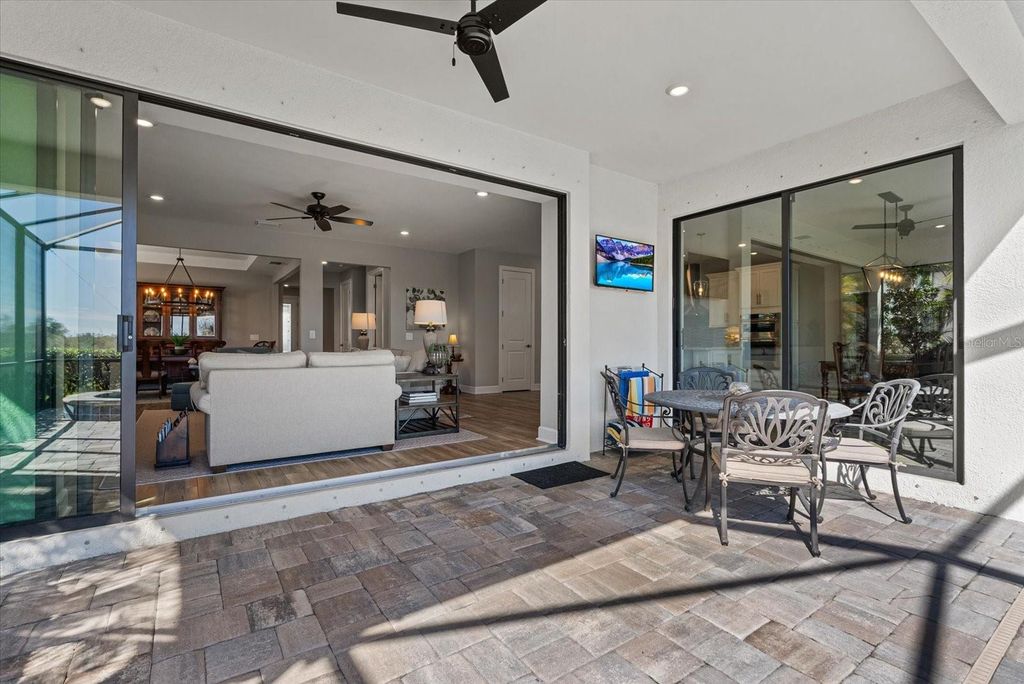 Image 37 of property listing at 5925 BLUESTAR COURT, Lakewood Ranch, FL 34211