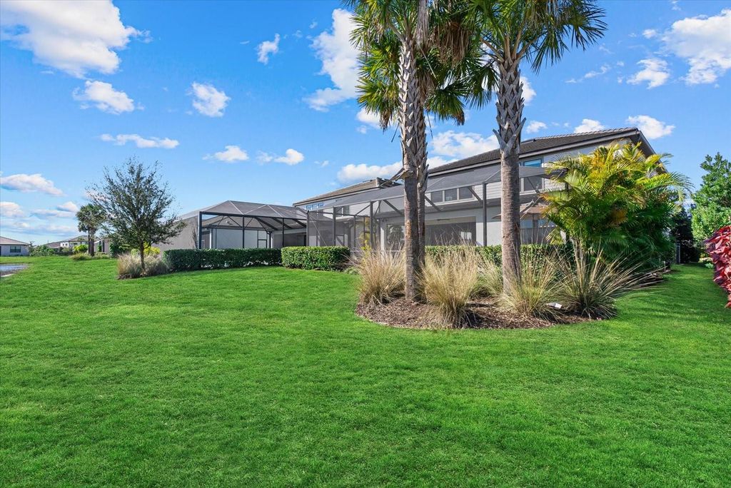 Image 39 of property listing at 5925 BLUESTAR COURT, Lakewood Ranch, FL 34211