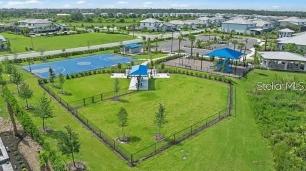 Image 43 of property listing at 5925 BLUESTAR COURT, Lakewood Ranch, FL 34211