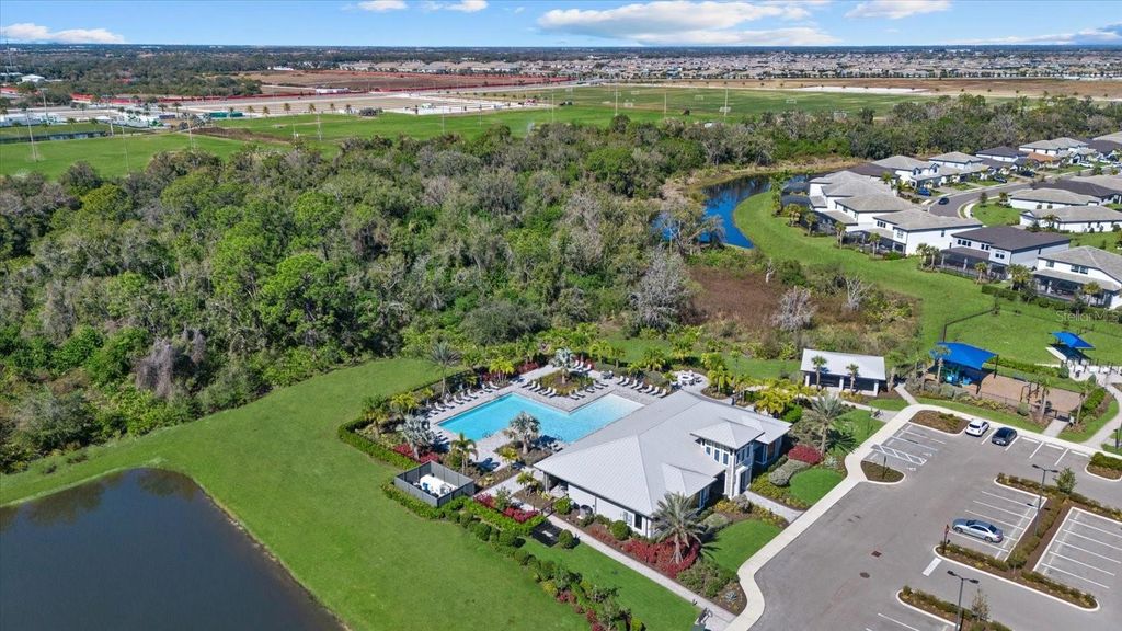 Image 46 of property listing at 5925 BLUESTAR COURT, Lakewood Ranch, FL 34211