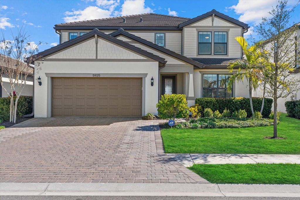 Image 50 of property listing at 5925 BLUESTAR COURT, Lakewood Ranch, FL 34211