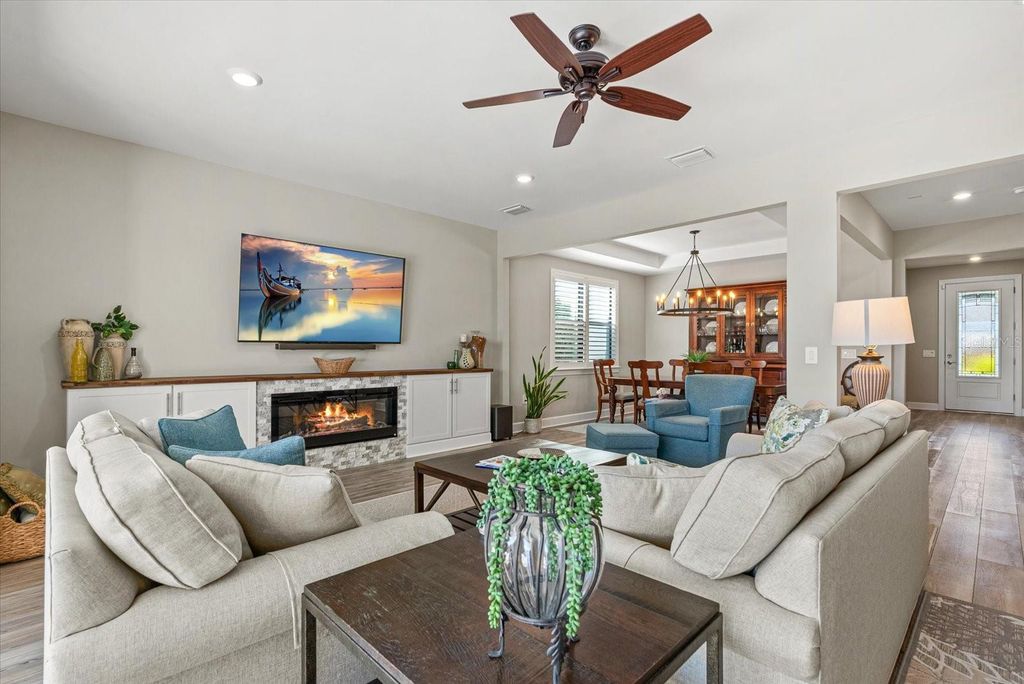 Image 6 of property listing at 5925 BLUESTAR COURT, Lakewood Ranch, FL 34211