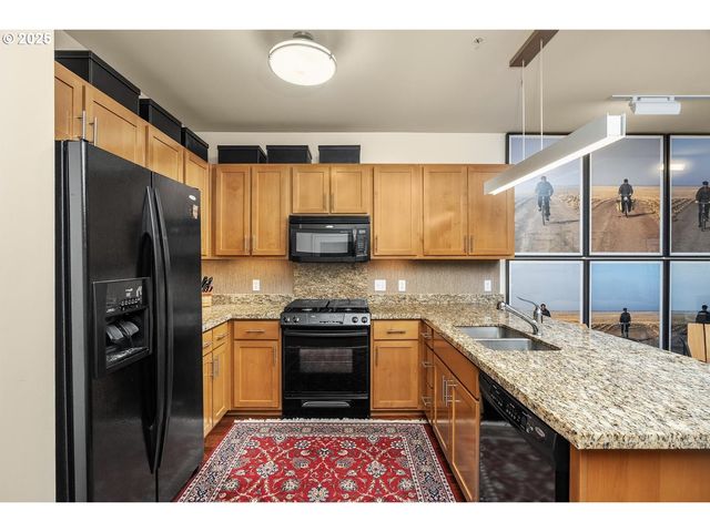 2335 Nw RALEIGH St 305, Portland, OR 97210