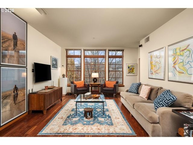 2335 Nw RALEIGH St 305, Portland, OR 97210