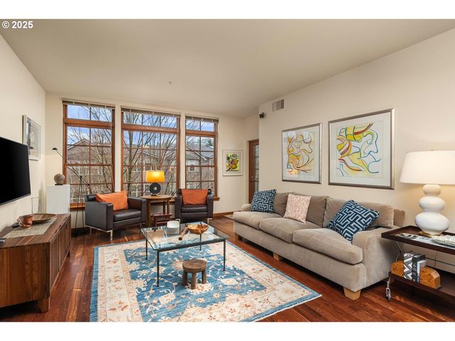 2335 Nw RALEIGH St 305, Portland, OR 97210