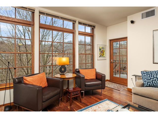 2335 Nw RALEIGH St 305, Portland, OR 97210