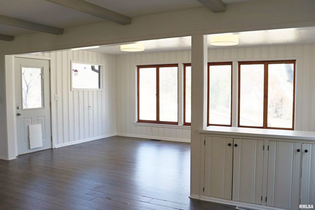 111 W MERLE Lane, Peoria, IL 61604