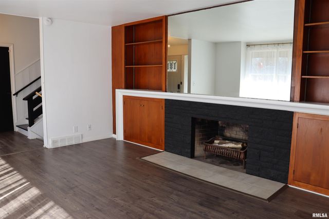 111 W MERLE Lane, Peoria, IL 61604