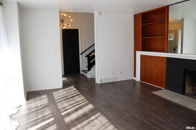 111 W MERLE Lane, Peoria, IL 61604