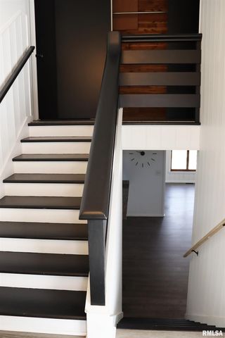 111 W MERLE Lane, Peoria, IL 61604