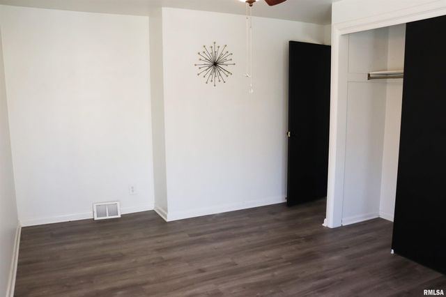 111 W MERLE Lane, Peoria, IL 61604