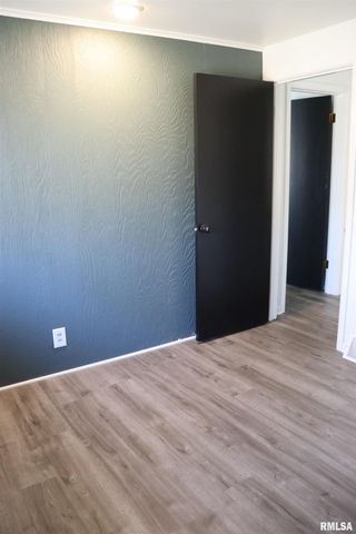 111 W MERLE Lane, Peoria, IL 61604