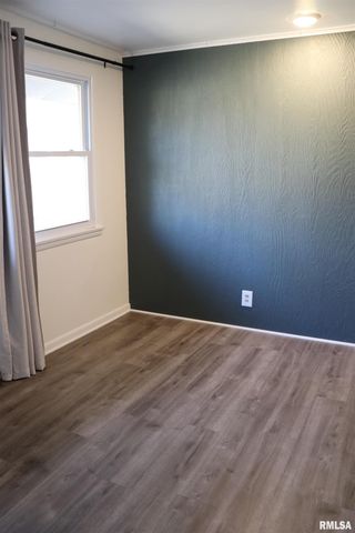 111 W MERLE Lane, Peoria, IL 61604