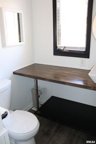 111 W MERLE Lane, Peoria, IL 61604