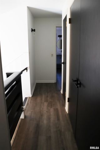 111 W MERLE Lane, Peoria, IL 61604