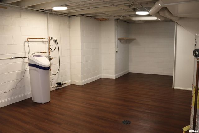 111 W MERLE Lane, Peoria, IL 61604