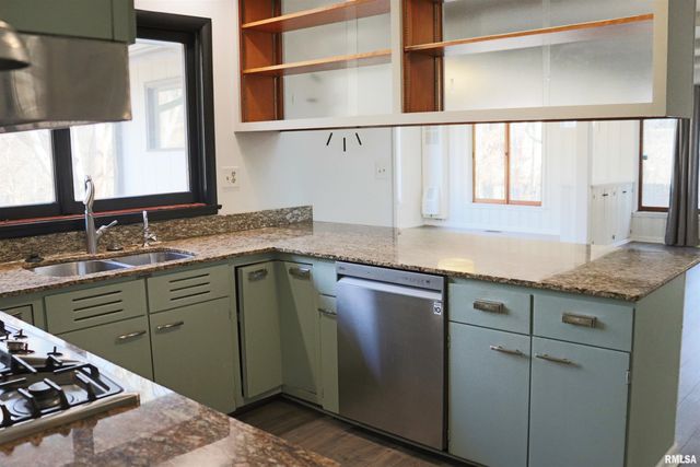 111 W MERLE Lane, Peoria, IL 61604