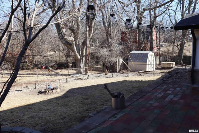 111 W MERLE Lane, Peoria, IL 61604