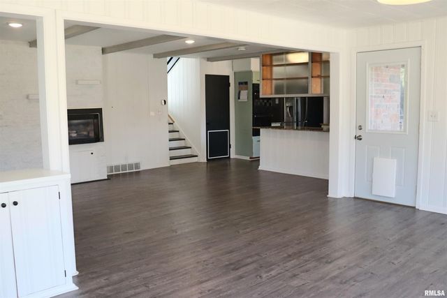 111 W MERLE Lane, Peoria, IL 61604