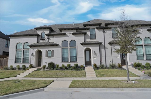 2421 Longspur Drive, Fort Worth, TX 76008