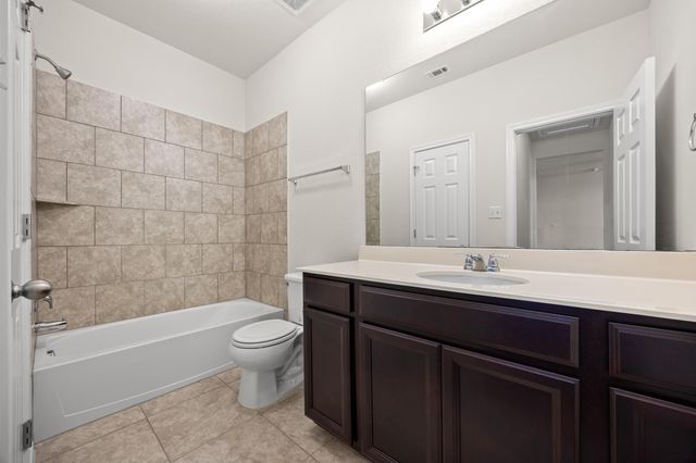 2105 Town Centre DR 44, Round Rock, TX 78664