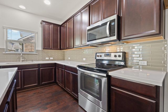 2105 Town Centre DR 44, Round Rock, TX 78664