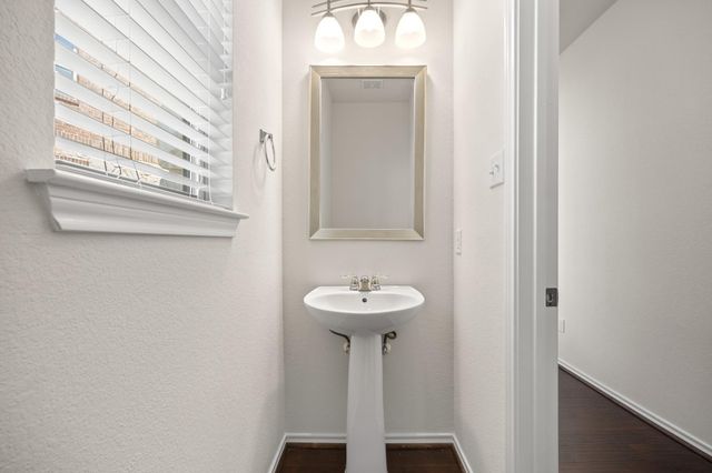 2105 Town Centre DR 44, Round Rock, TX 78664