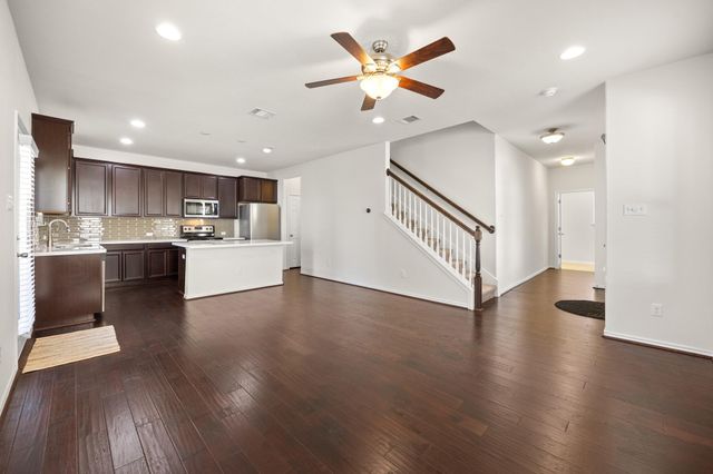 2105 Town Centre DR 44, Round Rock, TX 78664