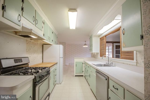 633 RIDGE RD, Salisbury, MD 21801