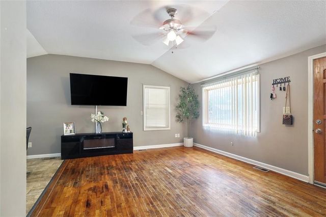 520 E Fair Street, Independence, MO 64055