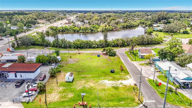 203 1ST STREET NW, Ruskin, FL 33570