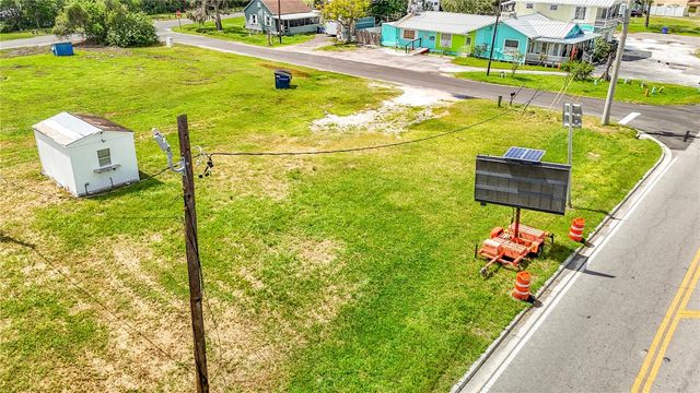 203 1ST STREET NW, Ruskin, FL 33570