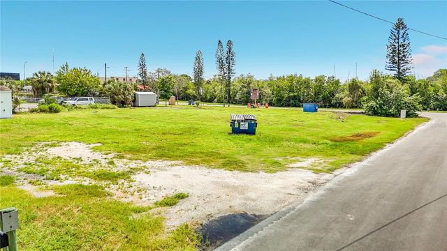 203 1ST STREET NW, Ruskin, FL 33570