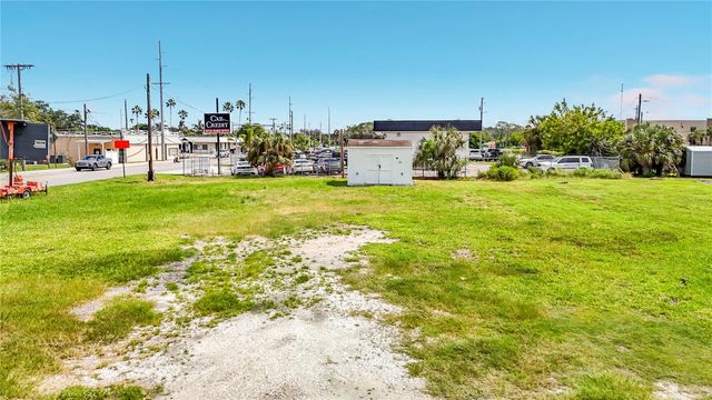 203 1ST STREET NW, Ruskin, FL 33570
