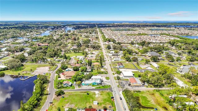 203 1ST STREET NW, Ruskin, FL 33570