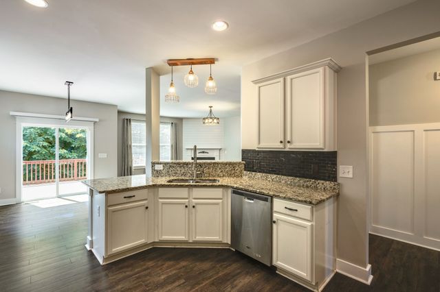 2128 Ravenscourt Dr, Thompsons Station, TN 37179