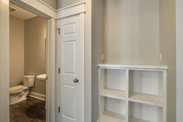 2128 Ravenscourt Dr, Thompsons Station, TN 37179