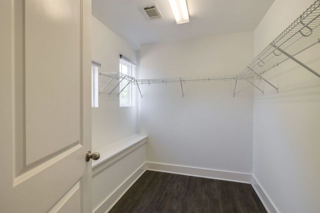 2128 Ravenscourt Dr, Thompsons Station, TN 37179