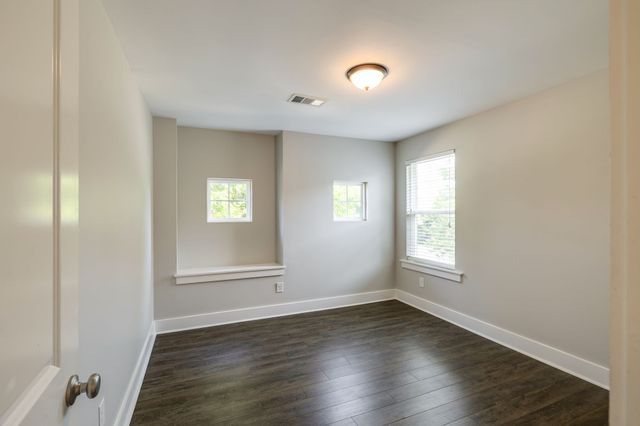 2128 Ravenscourt Dr, Thompsons Station, TN 37179